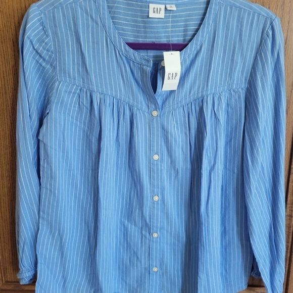 Gap button front Shirt Womens S NWT - Picture 2 of 3